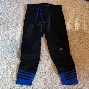 Adidas women’s Black Blue Leggings crop Capri xs small athletic workout